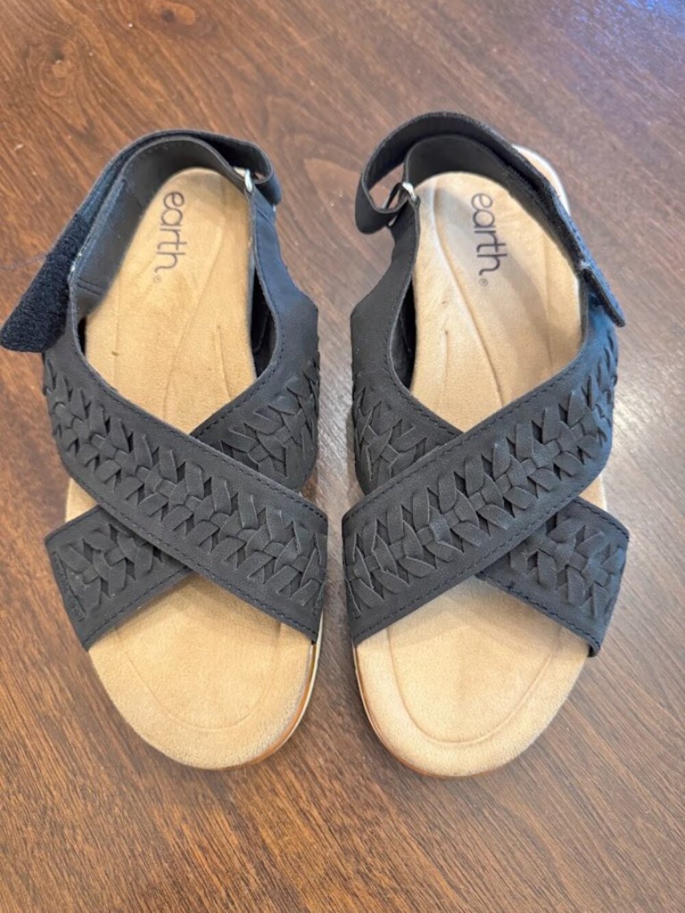 Earth Womens Size 8.5M Black Criss Cross Woven Slingback Sandals
